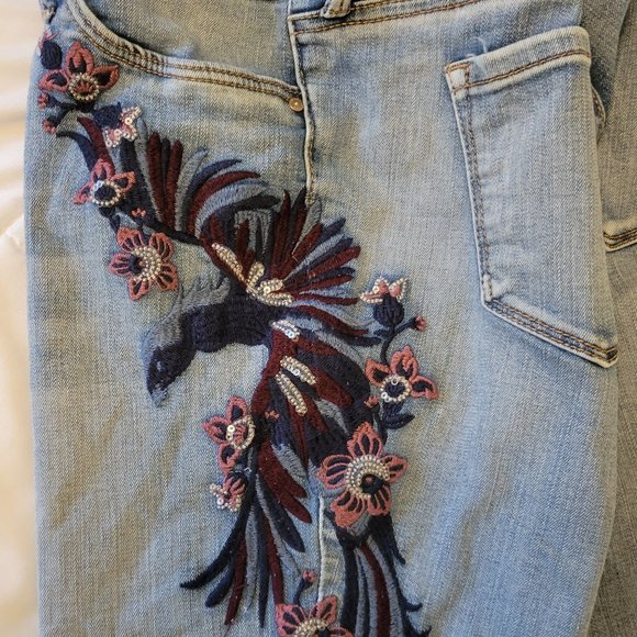 Jessica Simpson Kiss Me Skinny embroidered sequins bermuda shorts. Sz: 29 - Picture 2 of 9